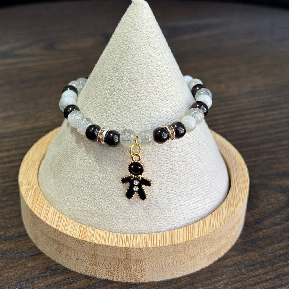 Chic Black and White Beaded Bracelet with Gingerbread Charm Glass Christmas Gift